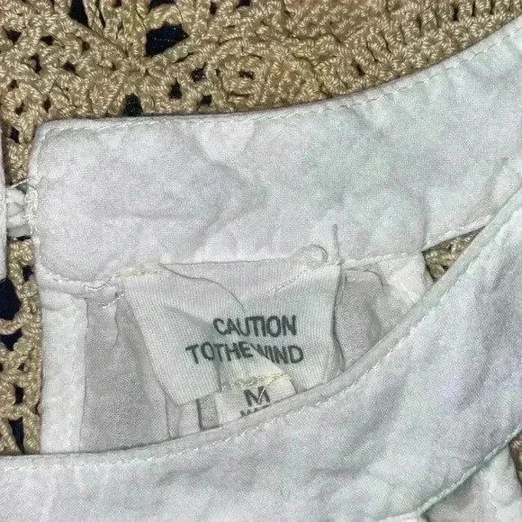 Caution to the Wind white lace halter tank - Picture 4 of 7